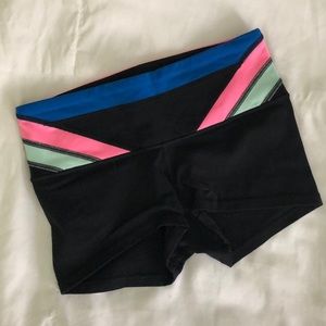 Size 4 Lululemon InMovement 2.5” Shorts